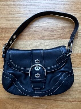 Vintage 2007 Coach Soho Leather Buckle Flap Shoulder Bag